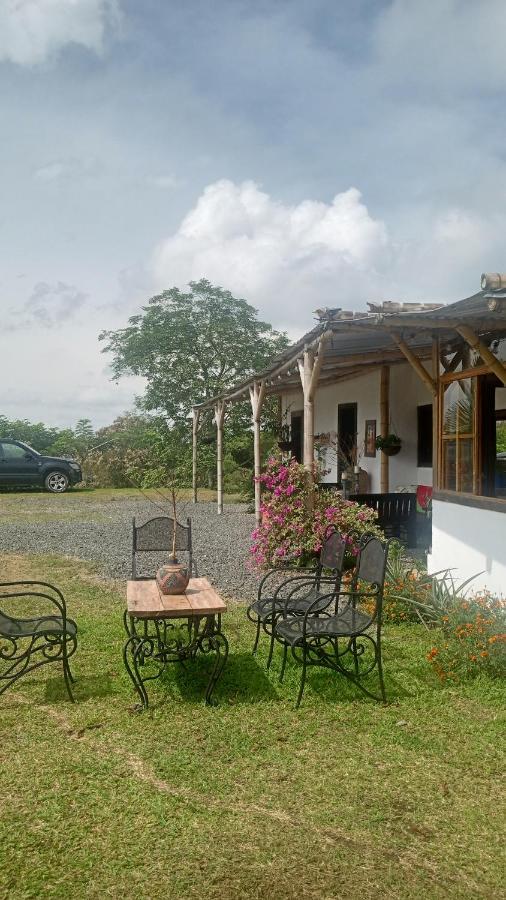 Вилла Rancho De Juancho Перейра Экстерьер фото