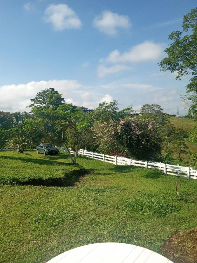 Вилла Rancho De Juancho Перейра Экстерьер фото